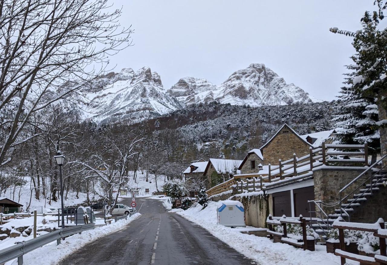Nornore: Una Casa Especial En La Montana Piedrafita de Jaca Exteriör bild