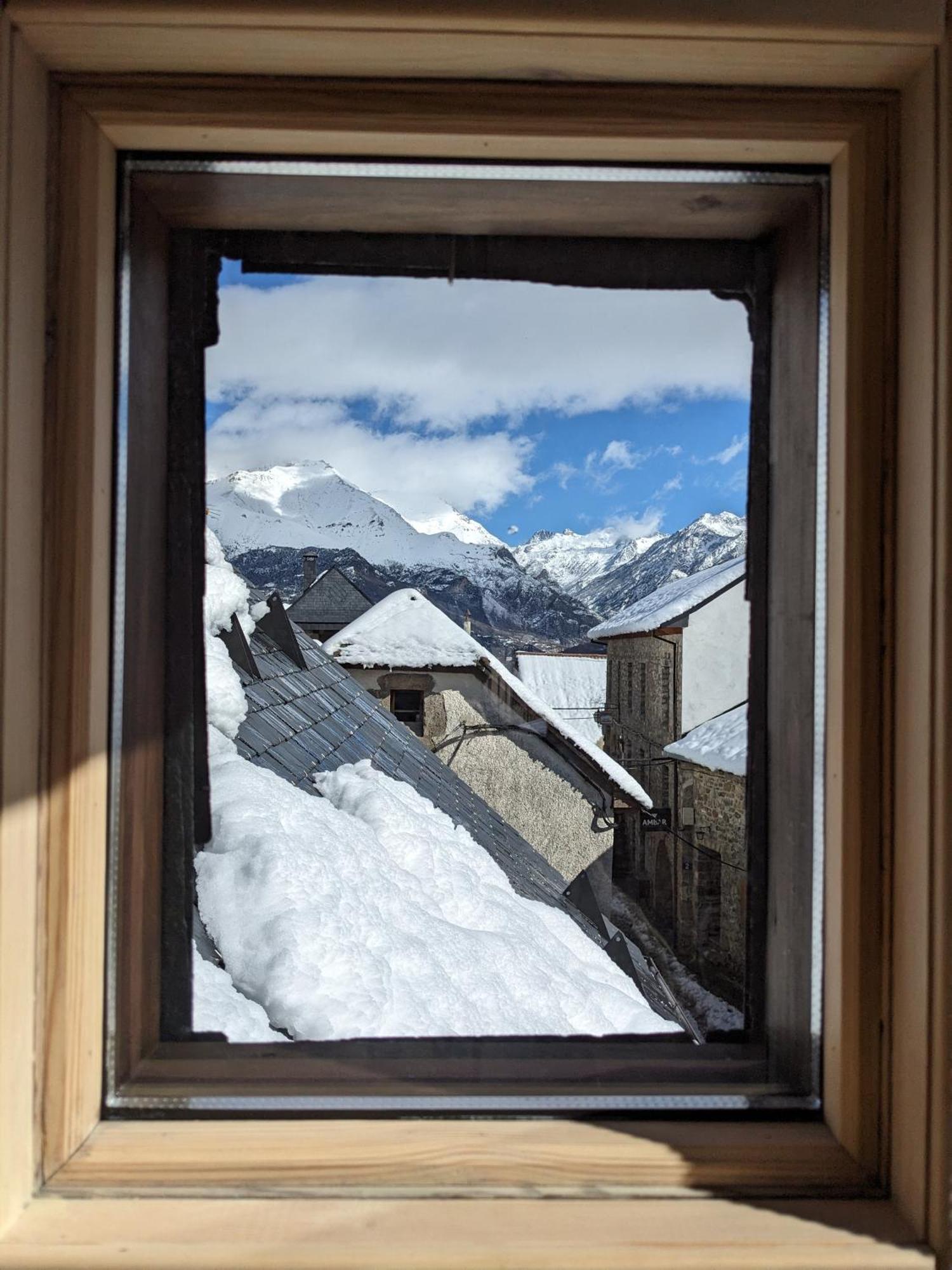Nornore: Una Casa Especial En La Montana Piedrafita de Jaca Exteriör bild