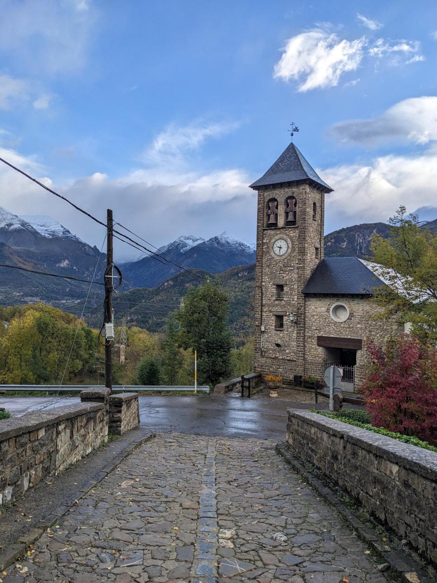 Nornore: Una Casa Especial En La Montana Piedrafita de Jaca Exteriör bild